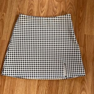 Trendy mini skirt!